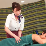 【中出し】 妻がいる至近距離で平然とマッサージしながらこっそりチ○ポを挿入し腰振り騎乗位で中出しまでさせるエステティシャン5 総勢15人総集編付き2枚組 豪華版 『高画質』