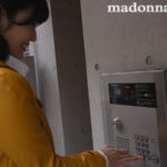 【中出し】 衝撃の略奪『寝取り』痴女ドキュメンタリー！！ これから新婚M男クンの愛の巣に潜入して、夫婦の愛をぶち壊しに行ってきます―。 神宮寺ナオ 『高画質』