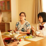 【中出し】 「新しいお義父さんの目的は女子●生の私でした…」 母の再婚相手が吐き気がするほど気色の悪い盗撮魔だなんて… 日向なつ 『高画質』