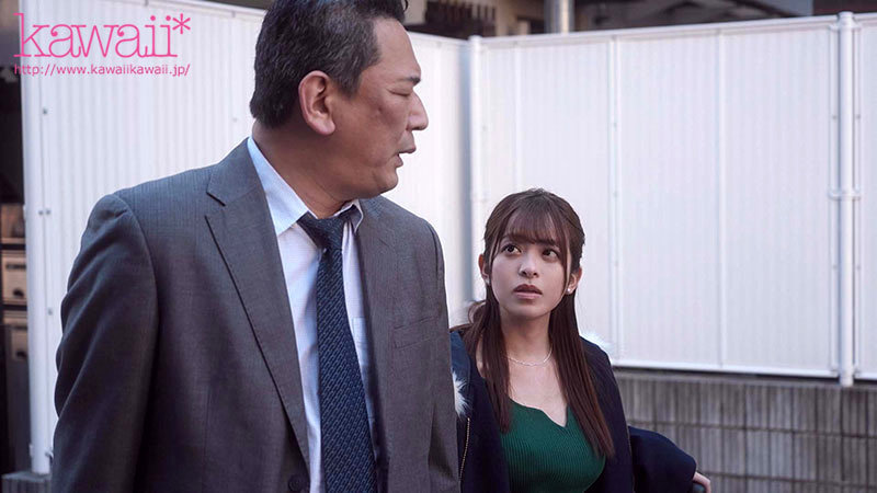 【中出し】 秘書課のワケありメタボ上司に出張先ホテルで密室パワハラされ...