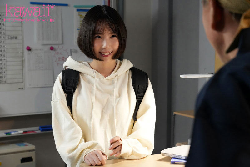 【中出し】 アルバイト（地下アイドル）の密着キス誘惑に負けた僕は、年甲...