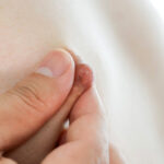 【中出し】 敏感乳首で大失禁！！乳首を執拗に責めたてハメ潮吹くお漏らしマ●コに中出し3本番 市井結夏 『高画質』