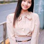 【中出し】 マジメな国立大に通うカワイイ女子大生がエロ恥ずかしい素股焦らされ体験！パンティ布越しにデカチン先っぽ3cm挿入！！敏感なおま○この入り口だけをグリグリされて奥まで挿れて欲しくなっちゃってスケベ汁溢れるワレメにヌルっと生挿入！膣奥直撃生ハメ激ピストン！！キュ… 『高画質』