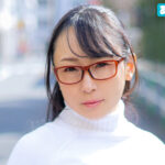 【中出し】 セックスレスで欲求不満フェロモンムンムン身体を持て余す三十路妻 メガネで地味だけどむっちり最高のドスケベボディ Hカップ爆乳母乳人妻 ひなこさん33歳 『高画質』