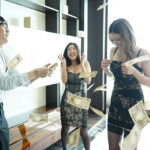 【中出し】 田舎暮らしの僕が宝くじを当てた！ 都会の最高級ゴージャスお姉さん 貸し切りハーレム中出し逆3P～1000万円の夜～ 水川スミレ 蜜美杏 『高画質』