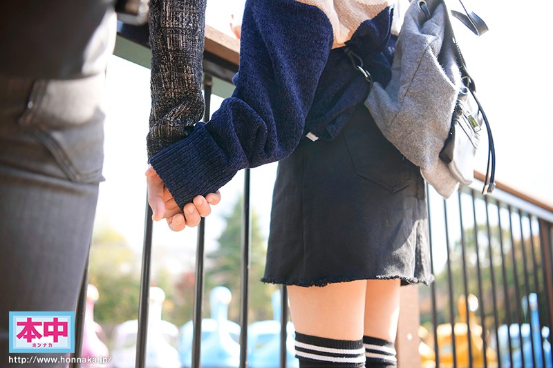 【中出し】 ずっと好きだった先生と1日中デートした後、休憩と言われて初...