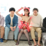 【中出し】 5年ぶりに再会した幼馴染みはシェアハウスのSEXアイドルになっていた！！～悔しいのにハメ友の輪に入り中出し性交で童貞を喪失した僕～ 桃園怜奈 『高画質』