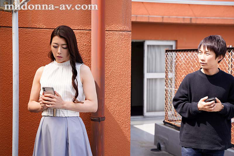 【中出し】 息子の友人ともう5年間、セフレ関係を続けています―。 年下...