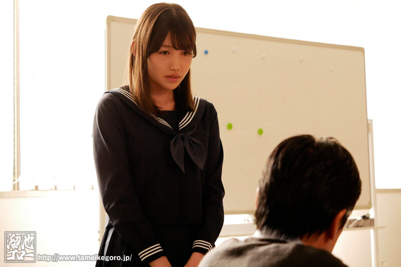 【中出し】 生徒の誘惑に理性を保った俺が、人妻になったその子の色気に負...