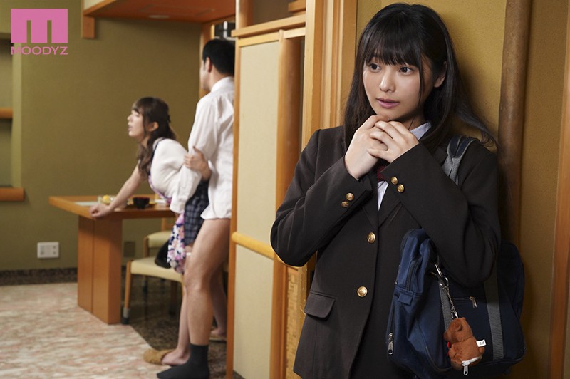 【中出し】 嫁の連れ子に嫁との激しいセックス見せつけたらママの真似をし...