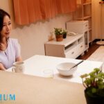 【中出し】 すっぴん女教師と性交 先生の素顔に理性が吹き飛んだボクは朝まで中出しをし続けた… 篠田ゆう 『高画質』