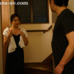 【中出し】 義父の3回忌、妻の実家で美しい義母・桃子さんと夏の暑さで理性が狂った僕。 3泊4日の汗だく帰省中出し生活―。 一色桃子 『高画質』