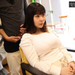 【中出し】 美容室でケープの中を全裸拘束され恥ずかしがりながら何度もイカされる爆乳女 吉根ゆりあ 『高画質』