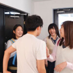 【中出し】 チ●ポバカ抜き強●射精委員会 限界まで射精したら不登校直るよ！と理不尽な理由で押しかけてきた女子達に何度も射精させられた。 『高画質』