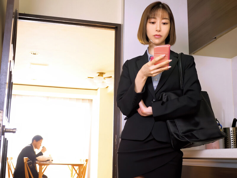 【中出し】 家庭内別居中の妻が男を連れ込んで壁越しにアヘ声聞こえて嫉妬...