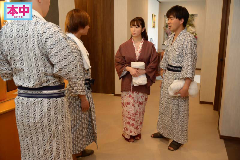 【中出し】 友達と行った温泉宿で不倫中の巨乳上司と部下を発見。混浴温泉...