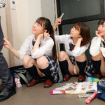 【中出し】 「退屈だから遊んであげる！」「エッチしたい？」「早くチ○ポ出しなよ！」暇つぶしにチ○ポと精子を絞り取る近所のマセガキ女子○生とまさかの4P！ 『高画質』