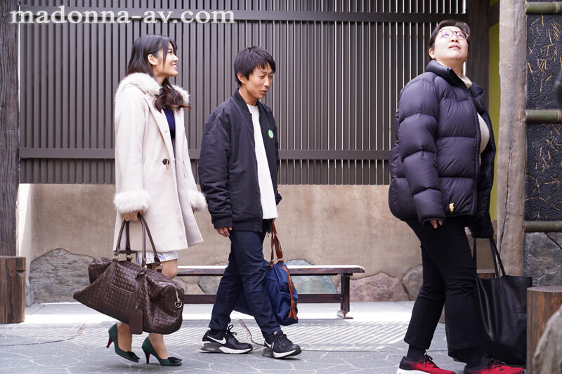 【中出し】 家族揃っての温泉旅行で…。 ≪倦怠期の義姉≫に誘惑された‘...