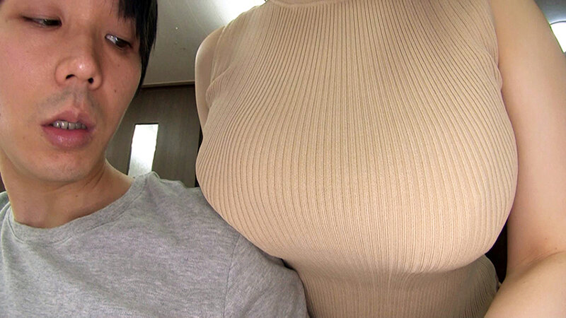 【中出し】 何年かぶりに再会したパツパツスーツの叔母さんは実は社内セク...