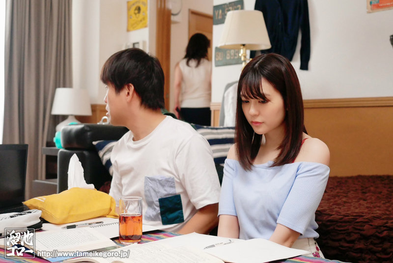 【中出し】 はじめて彼女が出来たので義母とSEXや中出しの練習をする事...