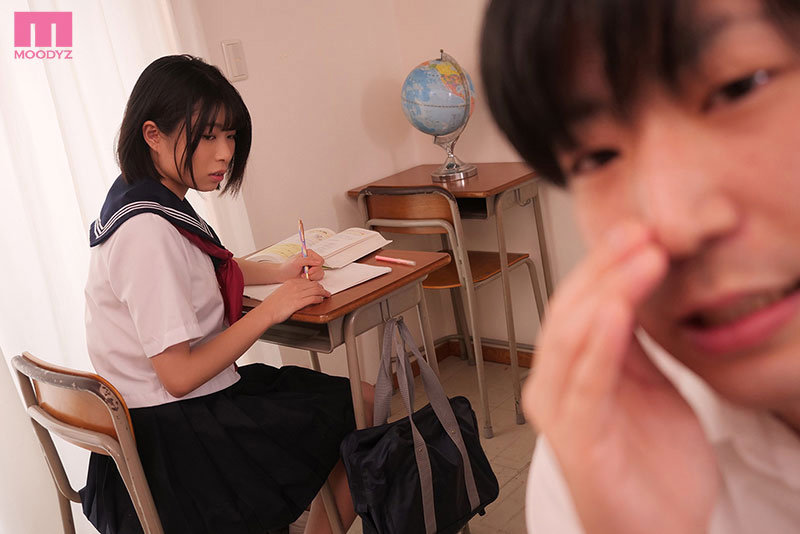 【中出し】 罰ゲームで地味女と付き合ったけどチンカス・小便・精子全部飲...