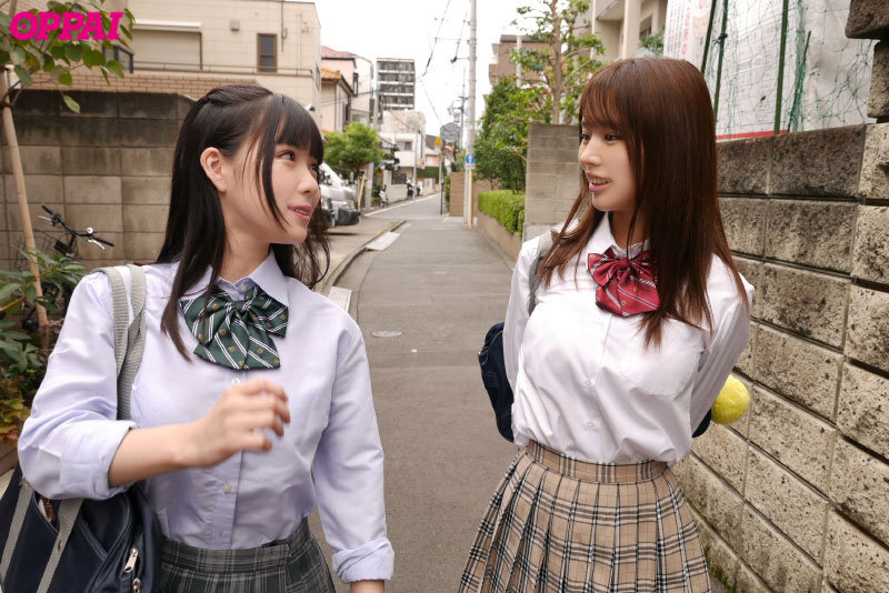 【中出し】 親の再婚でできた姉2人と子供部屋が相部屋に！ W痴女姉妹に...