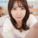 【中出し】 【VR】専属・山岸逢花とハメ撮り型カメラで実現する熱烈SEX体験！ 愛し合う美女と本気で交わる臨場感抜群VR！とろけ顔中出しフィニッシュの2SEX！ 『高画質』