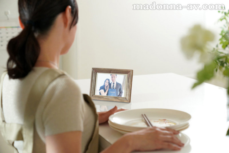 【中出し】 想い溢れる母の日―。最愛の人と、‘禁断’の中出し接吻性交。...