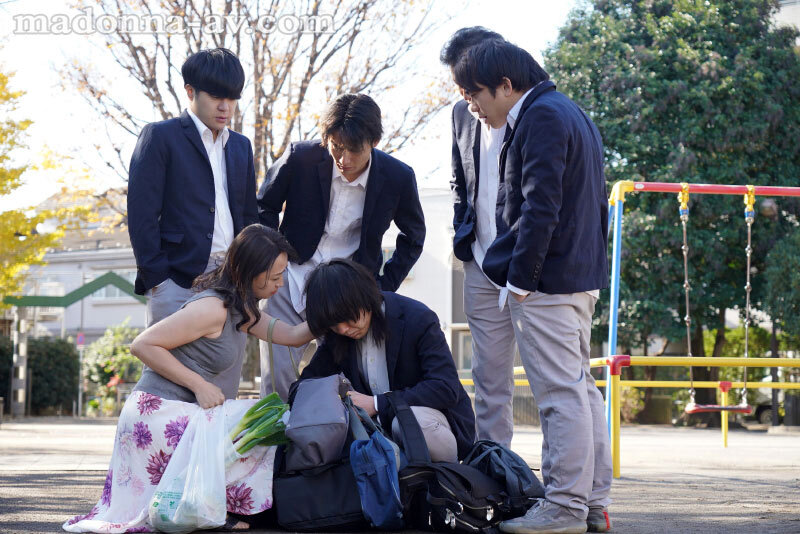 【中出し】 アイツの母ちゃんムカツクからさぁ、今日から毎日中出ししまく...