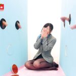 【中出し】 憧れのキャビンアテンダントが壁から飛び出る生チ●ポ10本早抜きチャレンジ！！ 30分以内に全て射精できたら賞金ゲット！！イカせられなかったら残ったチ●ポと生中出しSEX！！ 『高画質』