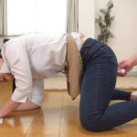 【中出し】 家事代行サービス人妻のピタパンデニム尻固定バイブ挿しっぱ悶絶アクメチャレンジ セックスレスのご無沙汰マ●コに強力バイブ挿れっぱなしで家中お掃除！制限時間内に片付けできなければナマ中出し罰ゲーム 『高画質』