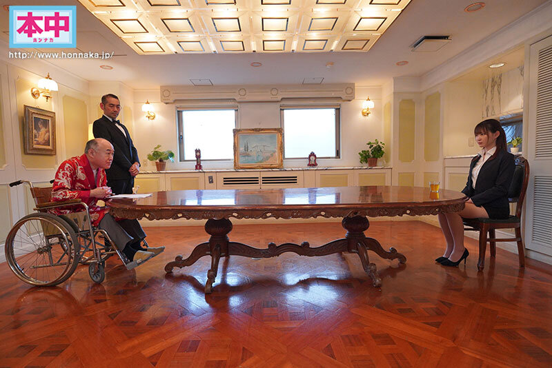 【中出し】 競泳水着マニアの富豪に監禁され1週間ねっちょり中出しご奉仕...