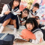 【中出し】 エロマンガ好きの陰キャなオタク義妹とその友達がボクのチ○ポで脱二次元乱交！突然出来た義妹は全く打ち解けられない陰キャ！だけど義妹の頭の中は… 『高画質』