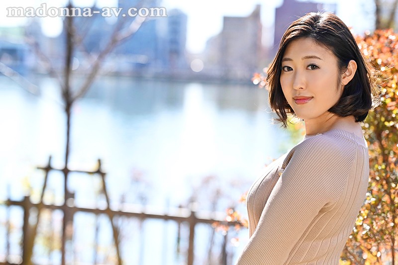 【中出し】 地元へ帰省した三日間、人妻になっていた幼馴染のお姉さんと時...