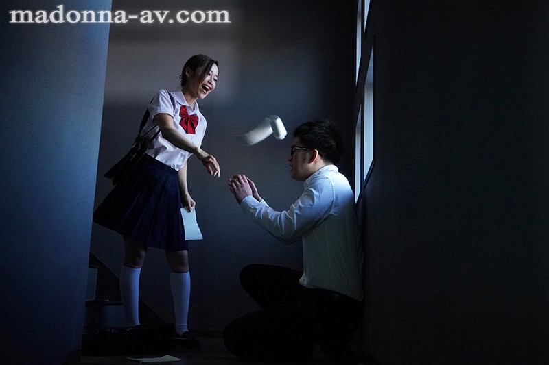 【中出し】 学生時代のイジメられっ子とデリヘルで偶然の再会―。その日か...