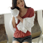 【中出し】 ‘1秒たりとも視線が離せない’ 妻の実家で胸チラ誘惑する義姉と危険な中出し性交ー。 小松杏 『高画質』