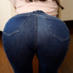 【中出し】 家事代行サービスで来た長身デカ尻妻の誘惑に我慢できずチ●ポを見せつけたら発情してしまい、それから毎日来ては搾精されまくっている 水端あさみ 『高画質』