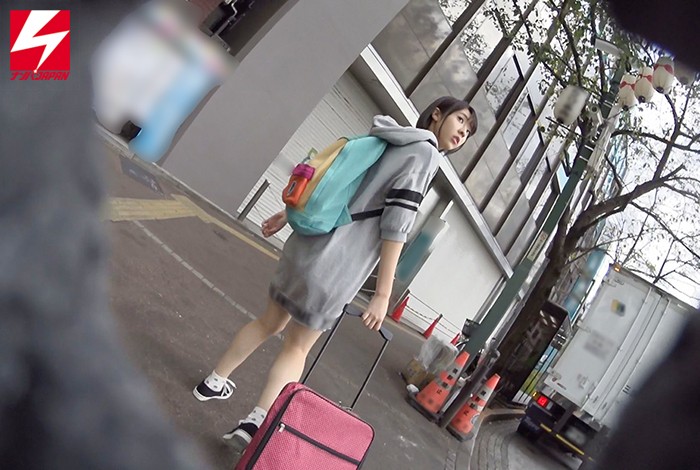 【中出し】 巨漢ナンパ師が中野で見つけた上京家出娘まゆちゃん（19歳）...