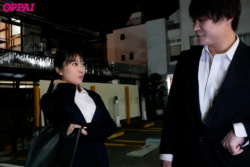 【中出し】 会社の飲み会で終電を逃した僕に「うちに泊まっていきます？」...