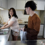 【中出し】 姑の卑猥過ぎる巨乳を狙う娘婿 鮎川るい 『高画質』