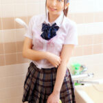 【中出し】 風呂場でカワイイ義妹と制服のままエッチすることに！なぜ？？それは…義妹と一緒に風呂掃除してたら突然シャワーが義妹にかかり制服がびしょ濡れ！ 『高画質』