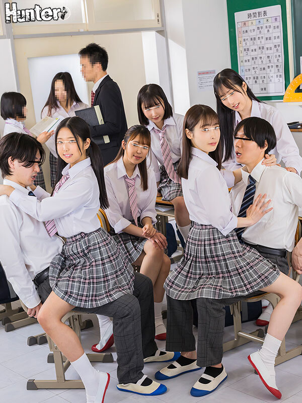 【中出し】 『バレずにイケる？』教室でスカート内ちょいハメSEX！エッ...