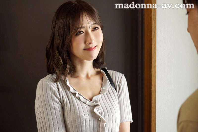 【中出し】 「本当に、先っぽ3cmだけだからね…。」 久々に再会した幼...