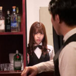 【中出し】 「店長、今日は帰らせないから…」時短営業逆NTR 閉店後、妻に隠れて密になる2人。子宮に擦り付けイキ狂う腰使いに何度も何度も中出ししてしまった僕… 朝日奈かれん 『高画質』