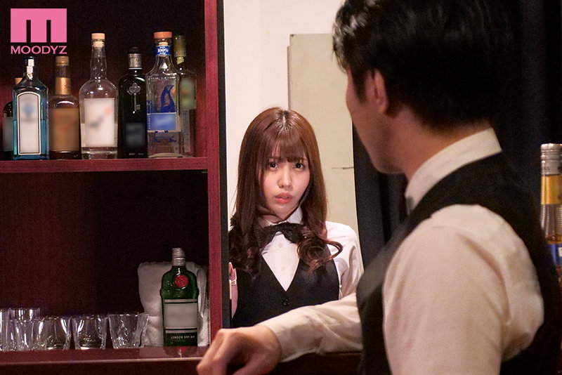 【中出し】 「店長、今日は帰らせないから…」時短営業逆NTR 閉店後、...