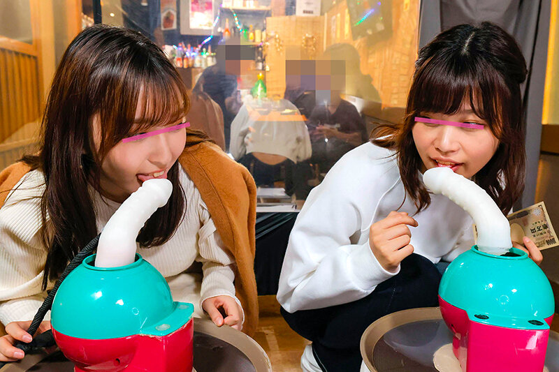 【中出し】 羞恥！彼氏連れ素人娘をマシンバイブでこっそり攻めまくれ！2...