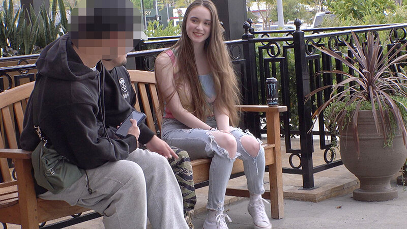 【中出し】 ロスでナンパした失恋したばかりの女子大生が美乳ぷるるん中出...