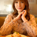 【中出し】 僕だけが知っている女上司の裏顔。会社ではネットとメールだけ、一言もしゃべったことがない仕事一筋キャリア・ウーマンに突然デートに誘われて、 「君の恥ずかしい姿を見せてごらん」と一日中チ○ポなぶられて中出し 営業部課長・森沢さん 森沢かな 『高画質』