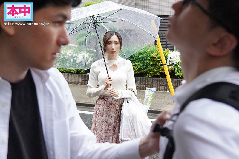 【中出し】 苛めっこの息子の友達を自宅エステサロンに呼び出して 超絶品...