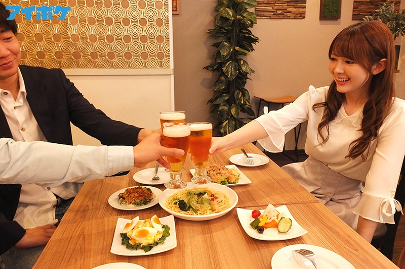 【中出し】 同窓会の夜、突然の大雨で終電逃し元彼ダメ男とホテルで朝まで...